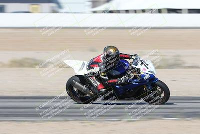 media/Jan-15-2026-Racers Edge (Thu) [[dfebeb70ab]]/3-B Group/Session 2 (Turn 15 Inside Pans)/